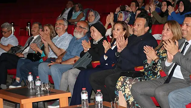 Sümer Fen Lisesi'nden şiir dinletisi gerçekleştirildi