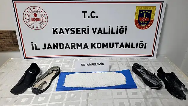 Şüphelinin ayakkabısından uyuşturucu madde ele geçirildi