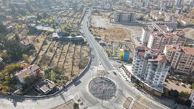 Talas Atatürk Bulvarı'nda yenilenen yol hizmete açıldı