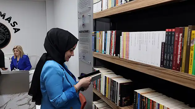 Talas Belediyesi'nden 'İyileştiren Kütüphane' hediyesi