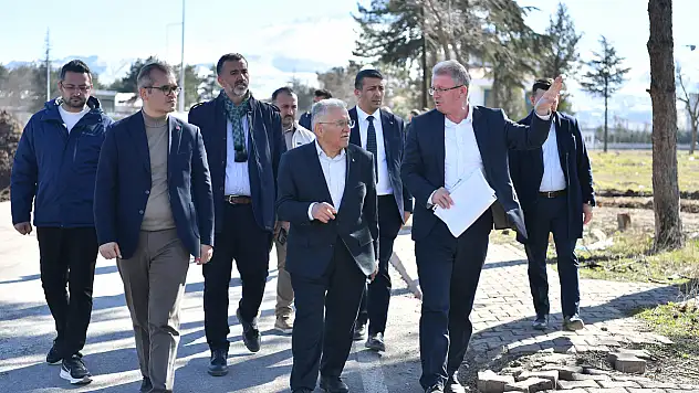 Talas Bulvarı'nda 50 Milyon TL'lik Yol Çalışmasını İnceledi