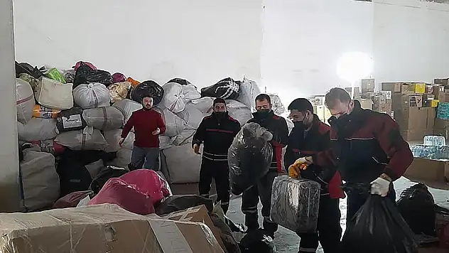 TALAS, DEPREM BÖLGESİNDE ÇOK YÖNLÜ ÇALIŞIYOR