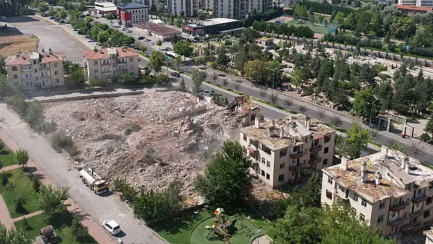 TALAS DÖNÜŞÜYOR, BİNALAR GÜÇLENİYOR
