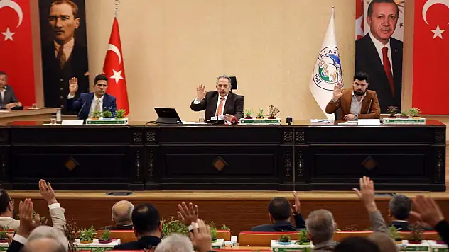 'TALAS GÜZEL İŞLER YAPIYOR'