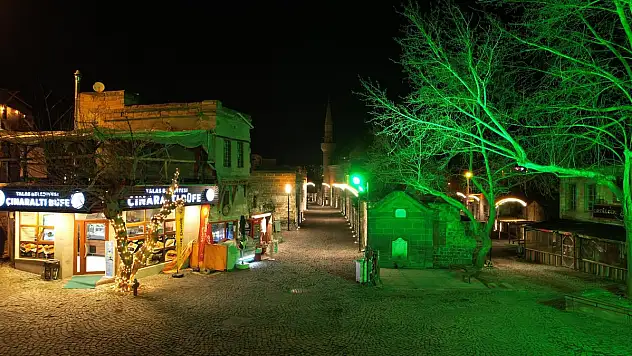 TALAS'IN TARİHİ SOKAĞI IŞIL IŞIL