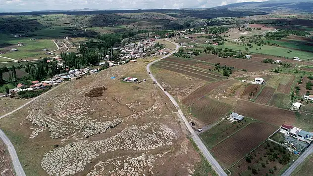 TALAS KIRSALINDA YOLLAR GENİŞLİYOR