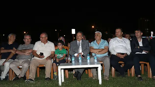 TALAS'TA AÇIK HAVA SİNEMASI KEYFİ