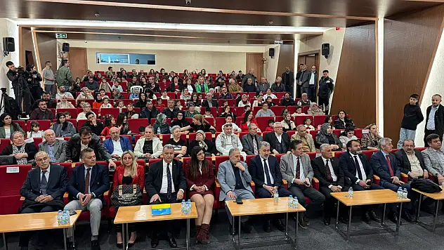 Talas'ta İstiklal Marşı Okuma Yarışması Düzenlendi