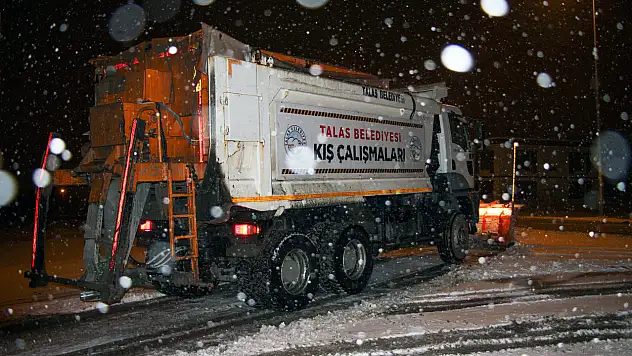 Talas'ta kar mesaisi