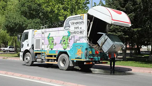 TALAS'TA KONTEYNERLER ANINDA YIKANIYOR