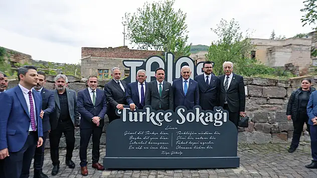 Talas'ta Ortak Türk Alfabesi Anıtı açıld
