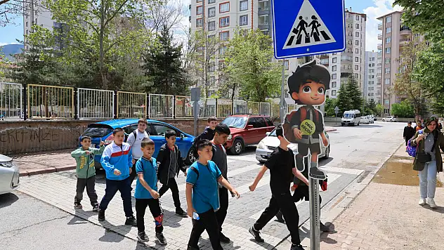 Talas'ta sevimli ve güvenli Okul geçitleri