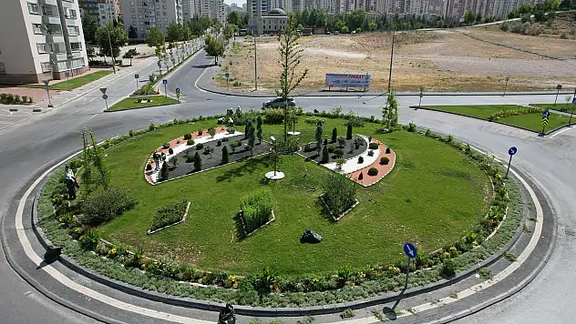 TALAS'TA YOLLARA YEŞİL DOKUNUŞ