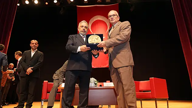 Talas'tan Aliya İzzetbegoviç'e vefa