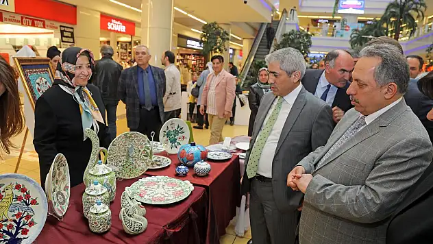 TALASLI KADINLARDAN ÇİNİ SERGİSİ