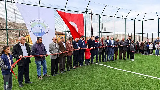 TAŞHAN MAHALLESİ HALI SAHASI AÇILDI