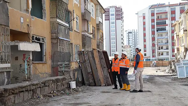 TEHLİKENİN ÖNÜNE GEÇTİK