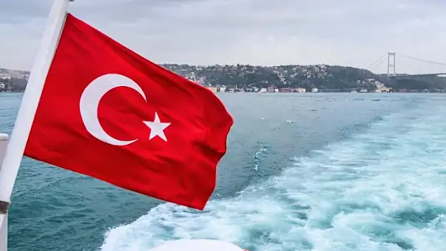 Teknelerdeki Türk Bayrağı'na ilişkin karar