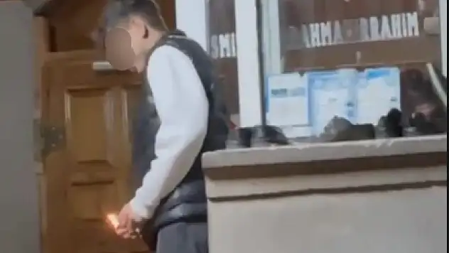 Teravih namazında camiye torpil atan çocuk yakalandı