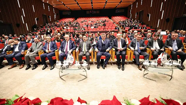 TİCARET HUKUKU SEMPOZYUMU YAPILDI