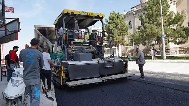 TINAZTEPE MAHALLESİ'NDE ASFALT VE ÇEVRE DÜZENLEMESİ