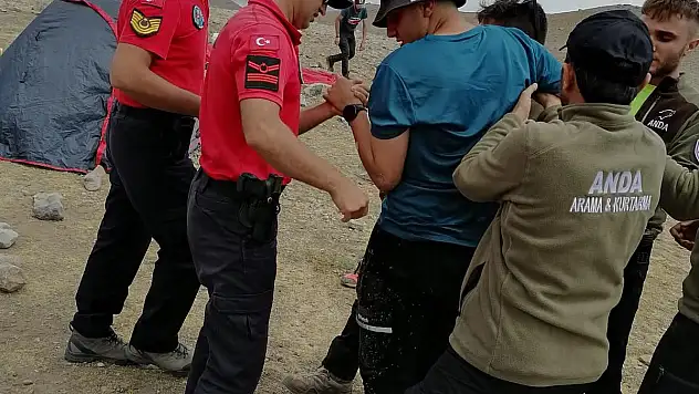 Tırmanış yaparken düşen kişiyi jandarma kurtardı