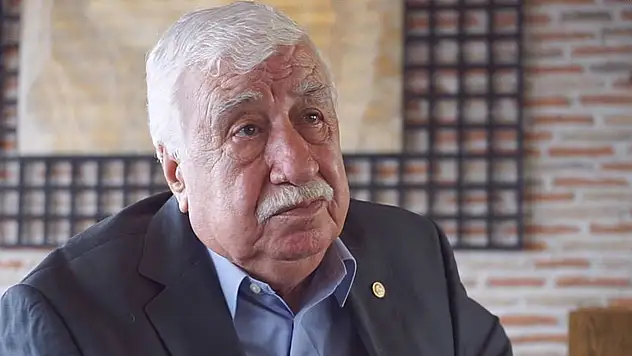 Tiyatrocu Ahmet Gülhan hayatını kaybetti