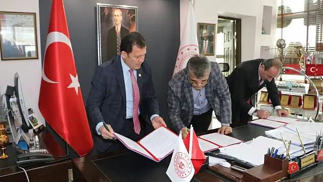 Tomarza'ya kız öğrenci yurdu yapılması için protokol