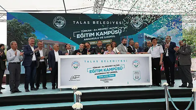 TÖRENE DAMGA VURAN SÜRPRİZ