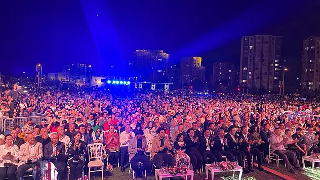 TRT SANATÇILARI ŞEHİR KONSERLERİ