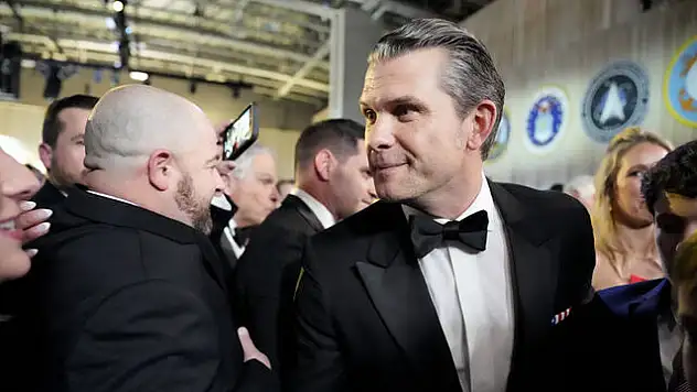 Trump'ın savunma bakanı adayı hegseth, 1 oy farkla onay aldı
