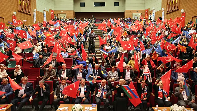 Türk Dünyası Talas'a muhteşem gösteriyle veda etti