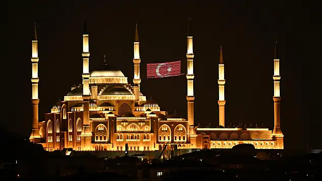 Türkiye genelinde 90 bin camide eş zamanlı sela okunacak
