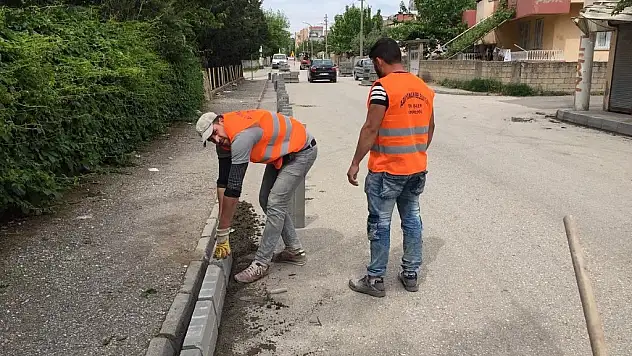 Tut Caddesi'nde Kaldırım Çalışması