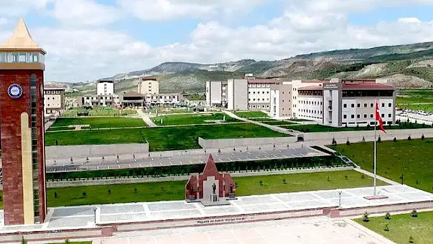 Üniversitelerin açılışı ertelendi