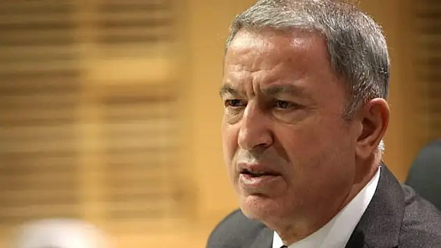 Üstel'den GKRY'deki Bayrak Yakma Olayına Sert Tepki