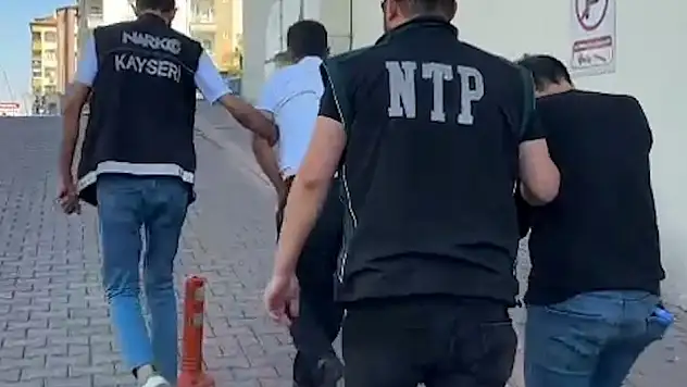 Uyuşturucu madde operasyonunda 2 gözaltı