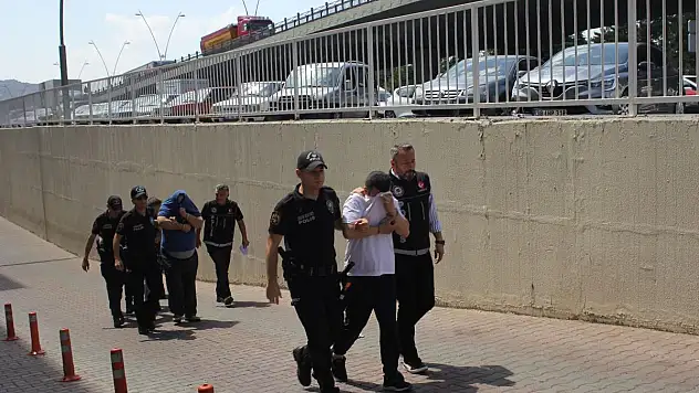 Uyuşturucu madde operasyonunda 3 kişi tutuklandı