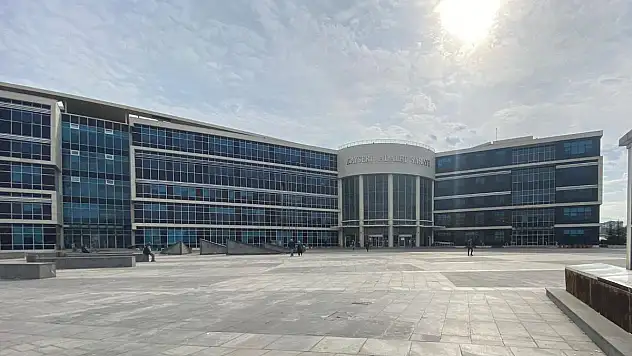 Uyuşturucu ticareti suçundan yargılanan sanıklardan birine 12.5 yıl hapis