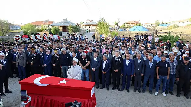 Uzman çavuş defnedildi