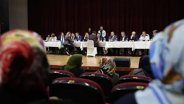 Vali Çiçek Halk Günü Toplantısında