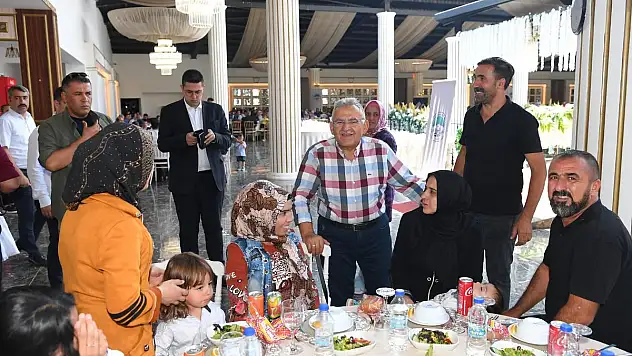 Vali-Çiçek-İle-Sünnet-Şölenine-Katıldı