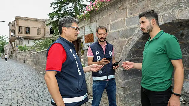 Vali Çiçek Talas İlçesi'ni Ziyaret Etti