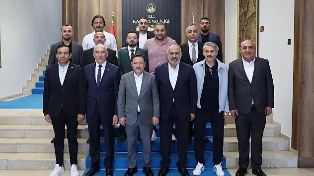 Vali Çiçek'ten Kayserispor Yönetimine Tebrik