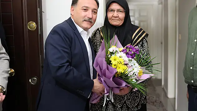 Vali Çiçek'ten Şehit Annelerine Ziyaret