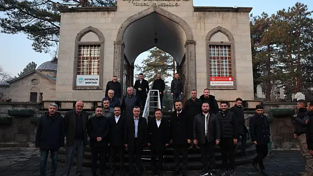 Vali Çiçek'ten Seyyid Burhaneddin'e ziyaret