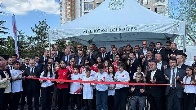 Vali Çiçek: Türkiye'ye örnek bir proje ortaya çıktı