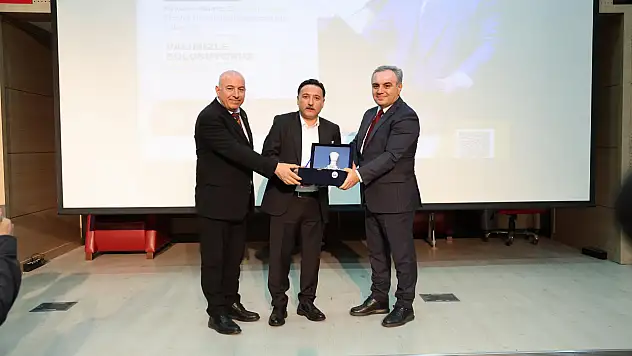 Vali Gökmen Çiçek ERÜ'de Öğrencilerle Buluştu