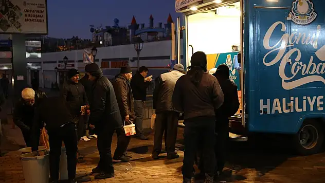 VATANDAŞLAR HALİLİYE'NİN 'GÖNÜL ÇORBASI'NI SEVDİ