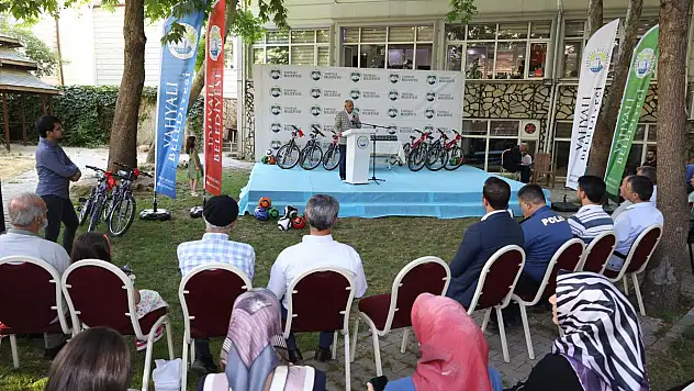 YAHYALI'DA ÇOCUKLAR HEM YARIŞTI HEM KAZANDI
